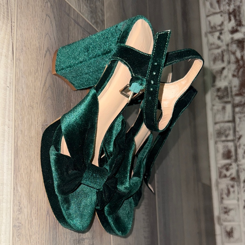 LOFT Emerald Green Velvet Platform Heels with Bow